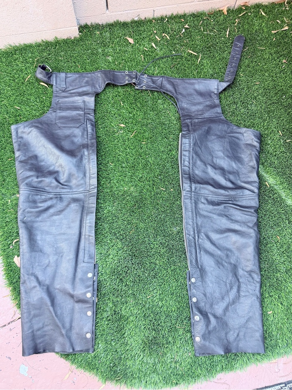 River road Black Leather Motorcycle Chaps